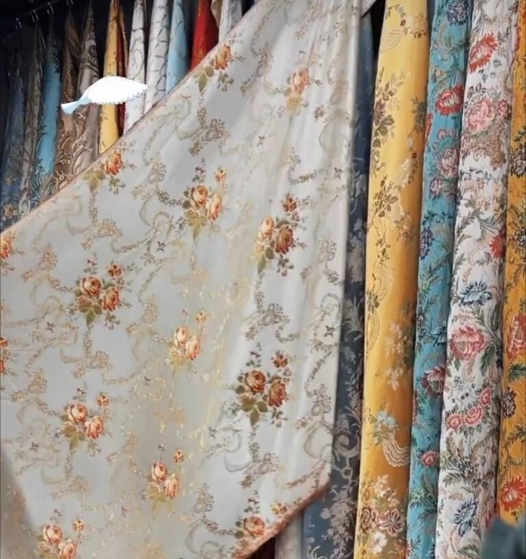 بهترین مدل پارچه مناسب مبل کلاسیک